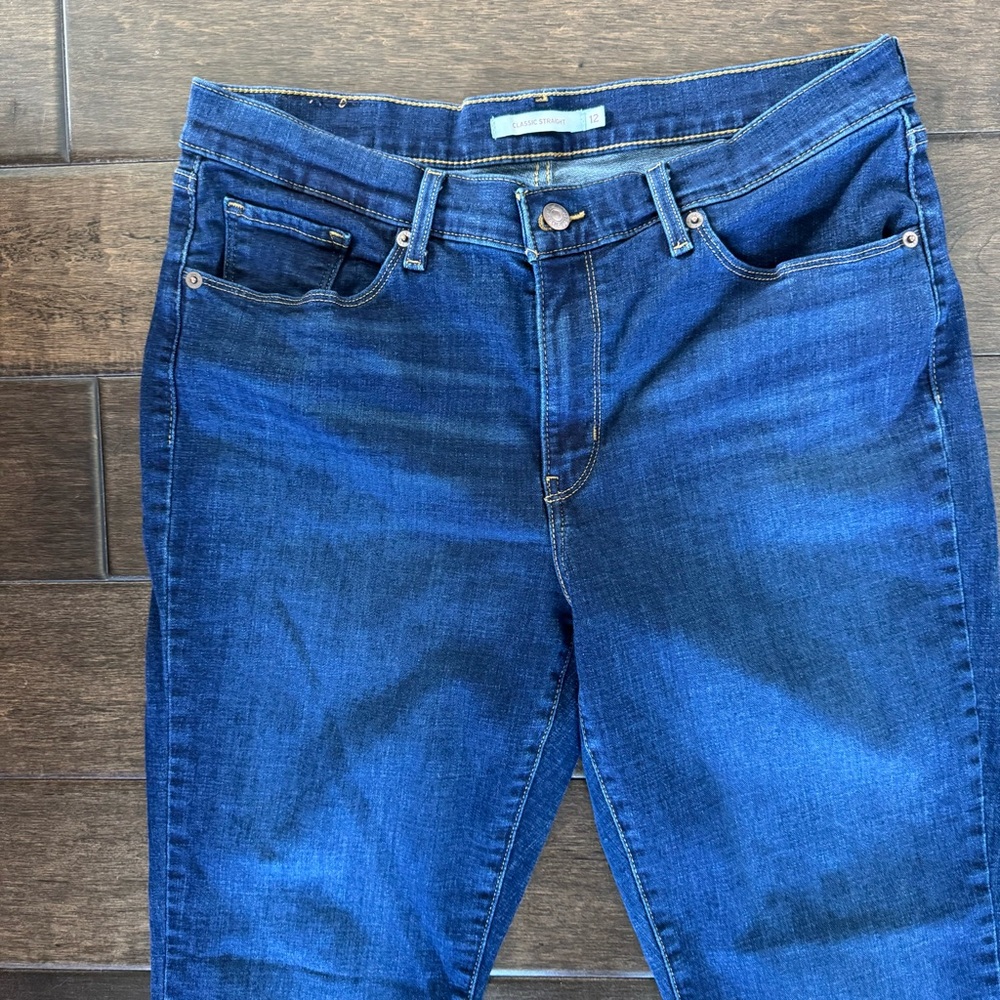 ❤️3/$30 Levi's Classic Straight Fit Women's Jeans – Dark Wash – Size 12 - Picture 3 of 12